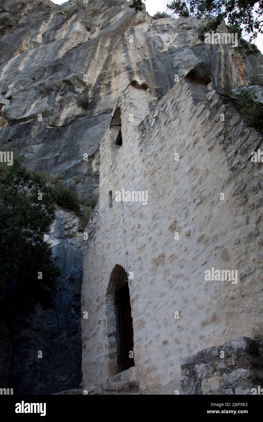 Die spektakuläre Montagne Sainte-Victoire, Kalksteingebirge im Süden Frankreichs in der Nähe von Aix-en-Provence Stockfoto