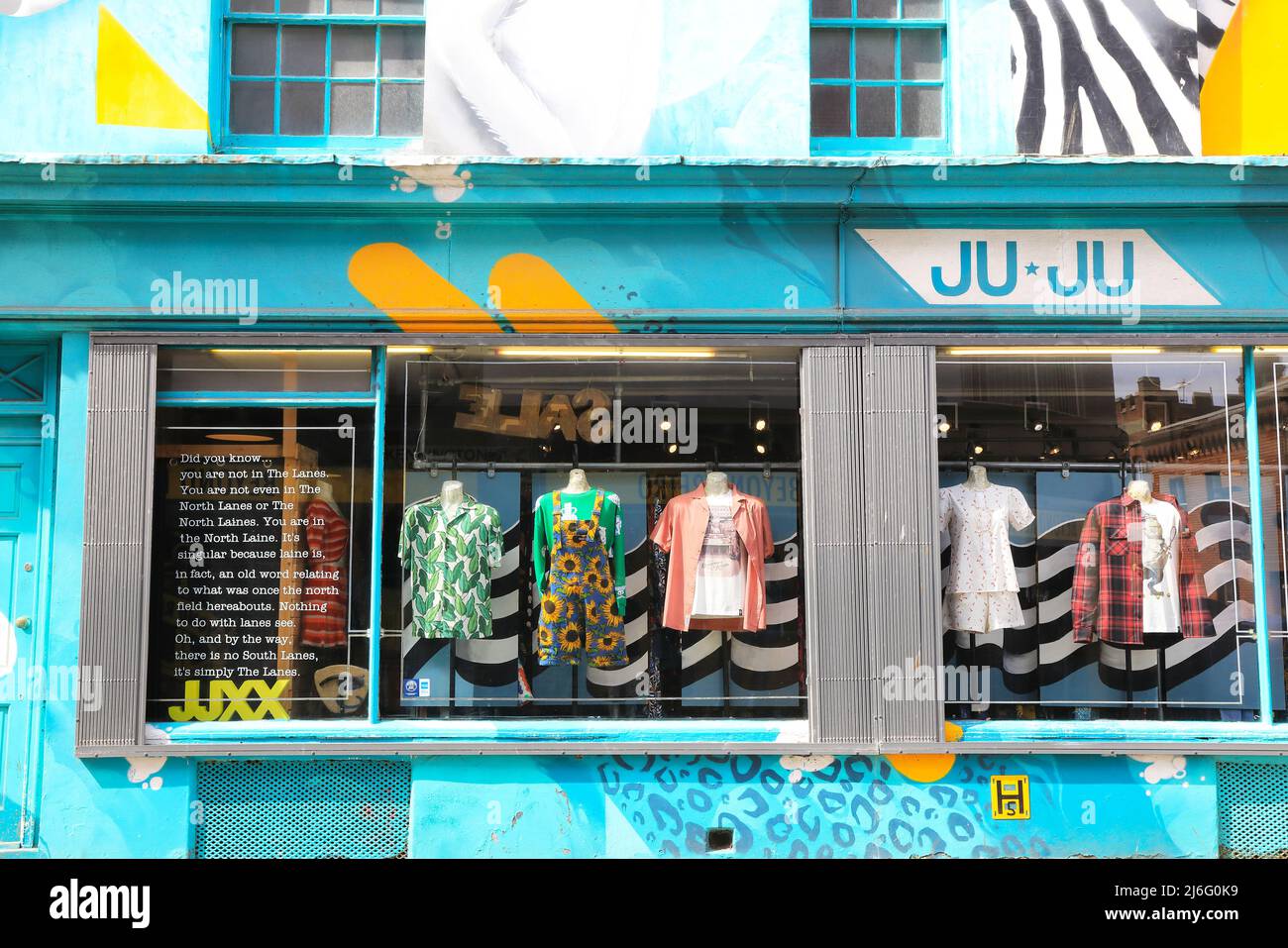 Ju-Ju Herren- und Damenmode in North Laine, einem trendigen Viertel mit unkonventionellem Flair, in Brighton, East Sussex, Großbritannien Stockfoto