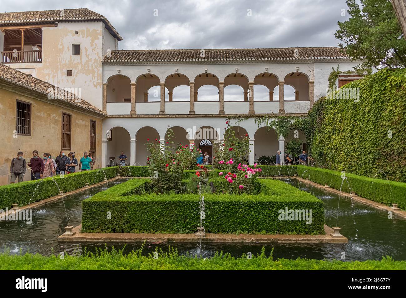 Alhambra Granada Spanien 09 14 2021 Blick von außen auf den Garden