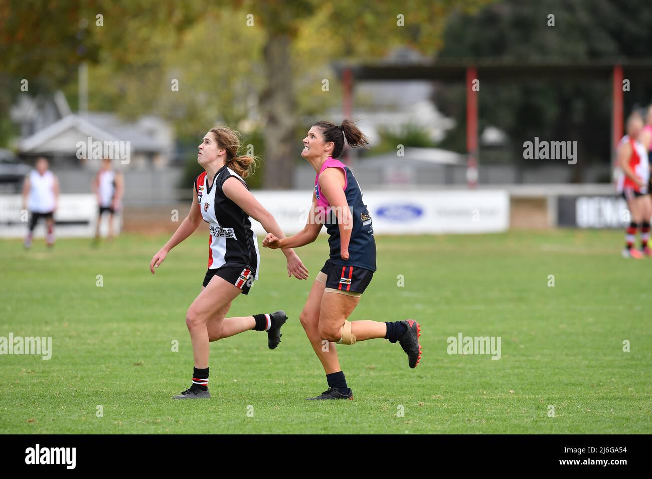 Benalla Saints vs Shepparton United, Showgrounds Oval, Benalla, Australien. 1. Mai 2022. Stockfoto