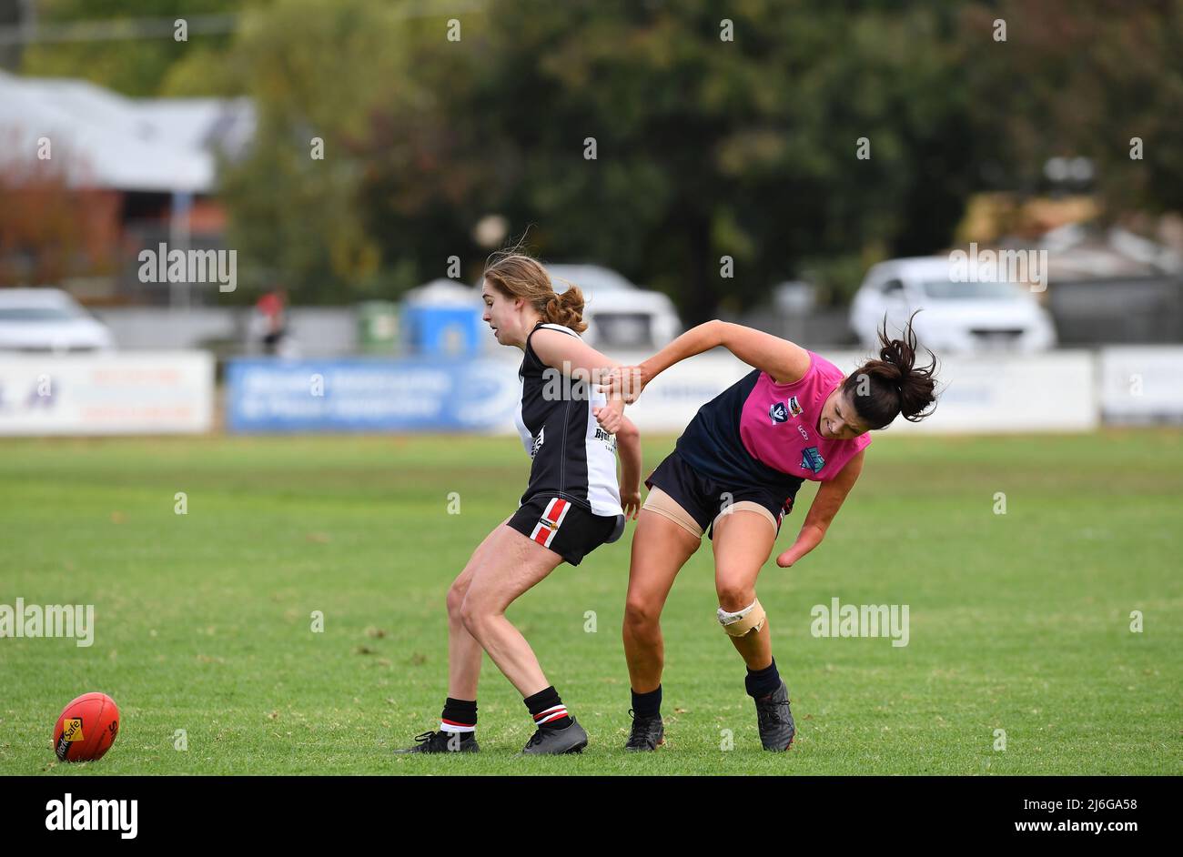 Benalla Saints vs Shepparton United, Showgrounds Oval, Benalla, Australien. 1. Mai 2022. Stockfoto