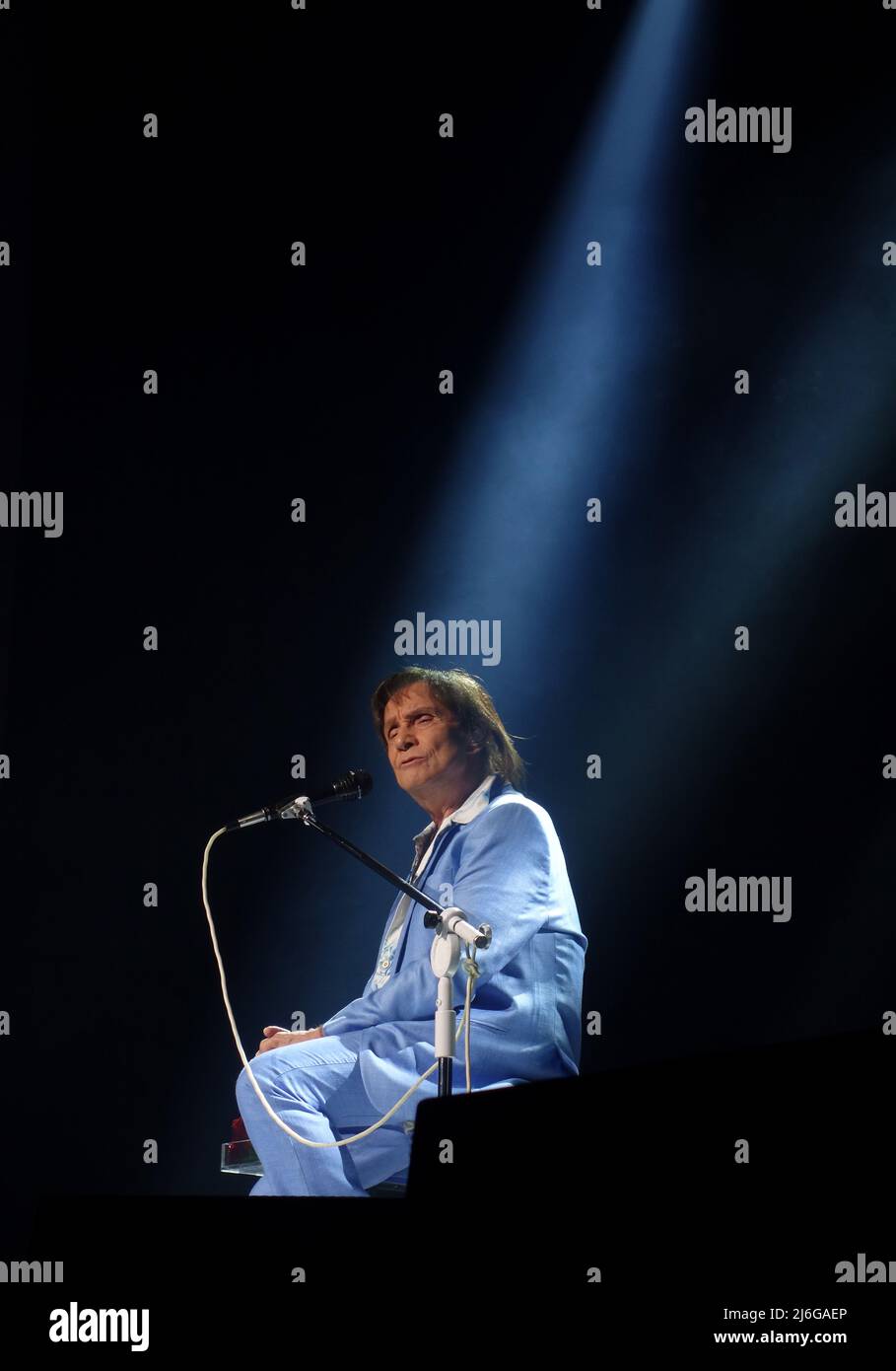 30. April 2022, Washington, District of Columbia, USA: Brasilianischer Singer-Songwriter, Roberto CARLOS, auch bekannt als König der Lateinmusik oder einfach der König, singt in der DAR Constitution Hall in Washington, DC im Rahmen seiner Tournee durch Nord- und Mittelamerika 2022. Er gilt als einer der einflussreichsten Künstler in Brasilien, und zitiert als Quelle der Inspiration von vielen Künstlern und Bands seit dem 1960â €™s. (Bild: © Bob Karp/ZUMA Press Wire) Stockfoto