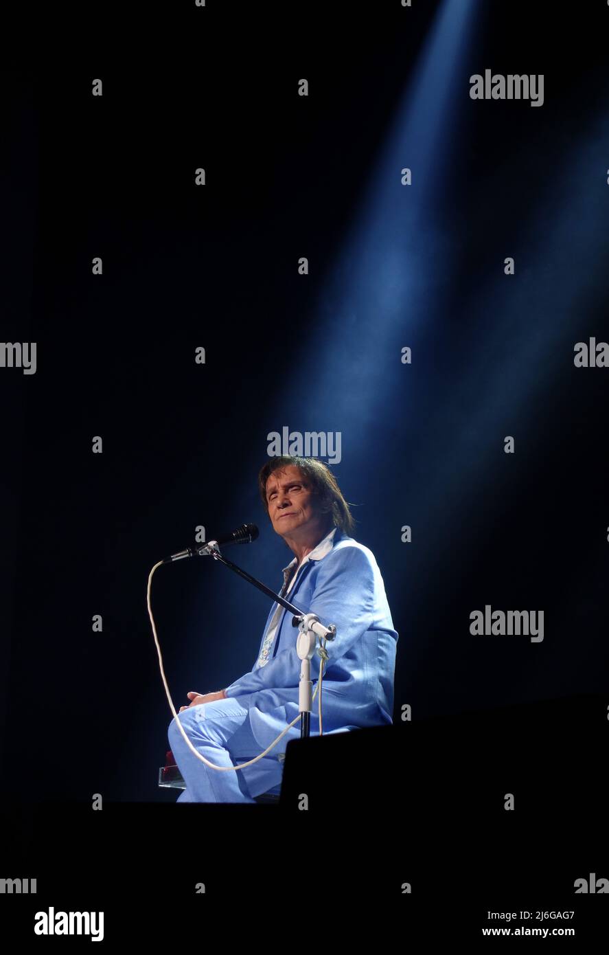 30. April 2022, Washington, District of Columbia, USA: Brasilianischer Singer-Songwriter, Roberto CARLOS, auch bekannt als König der Lateinmusik oder einfach der König, singt in der DAR Constitution Hall in Washington, DC im Rahmen seiner Tournee durch Nord- und Mittelamerika 2022. Er gilt als einer der einflussreichsten Künstler in Brasilien, und zitiert als Quelle der Inspiration von vielen Künstlern und Bands seit dem 1960â €™s. (Bild: © Bob Karp/ZUMA Press Wire) Stockfoto