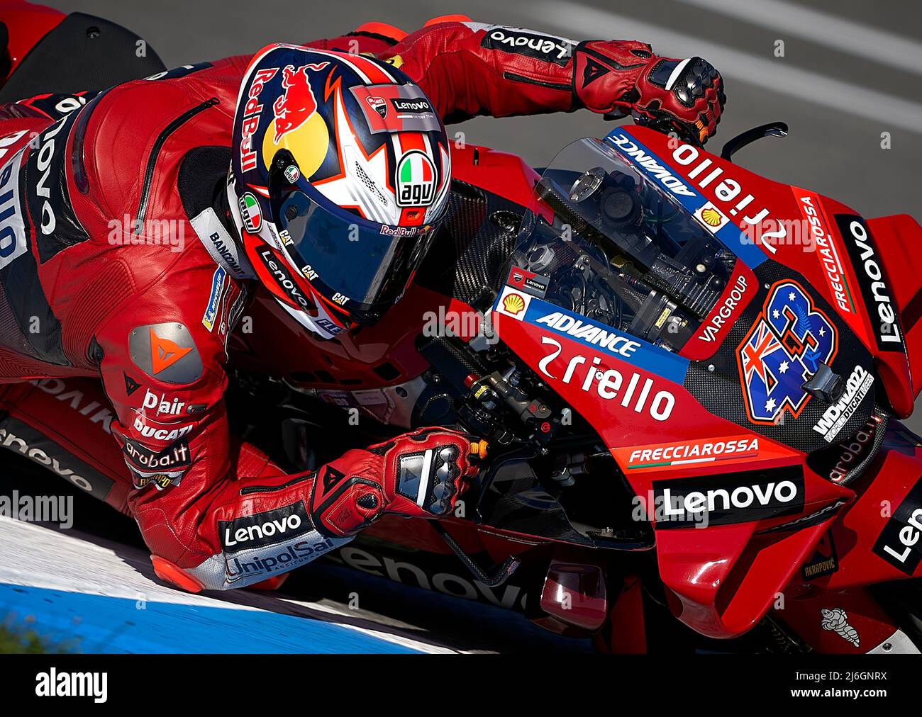 (220502) -- JEREZ, 2. Mai 2022 (Xinhua) -- Jack Miller vom Ducati Lenovo Team tritt am 1. Mai 2022 beim MotoGP Grand Prix von Spanien auf dem Jerez-Angel Nieto Circuit in Jerez de la Frontera, Spanien, an. (Str/Xinhua) Stockfoto