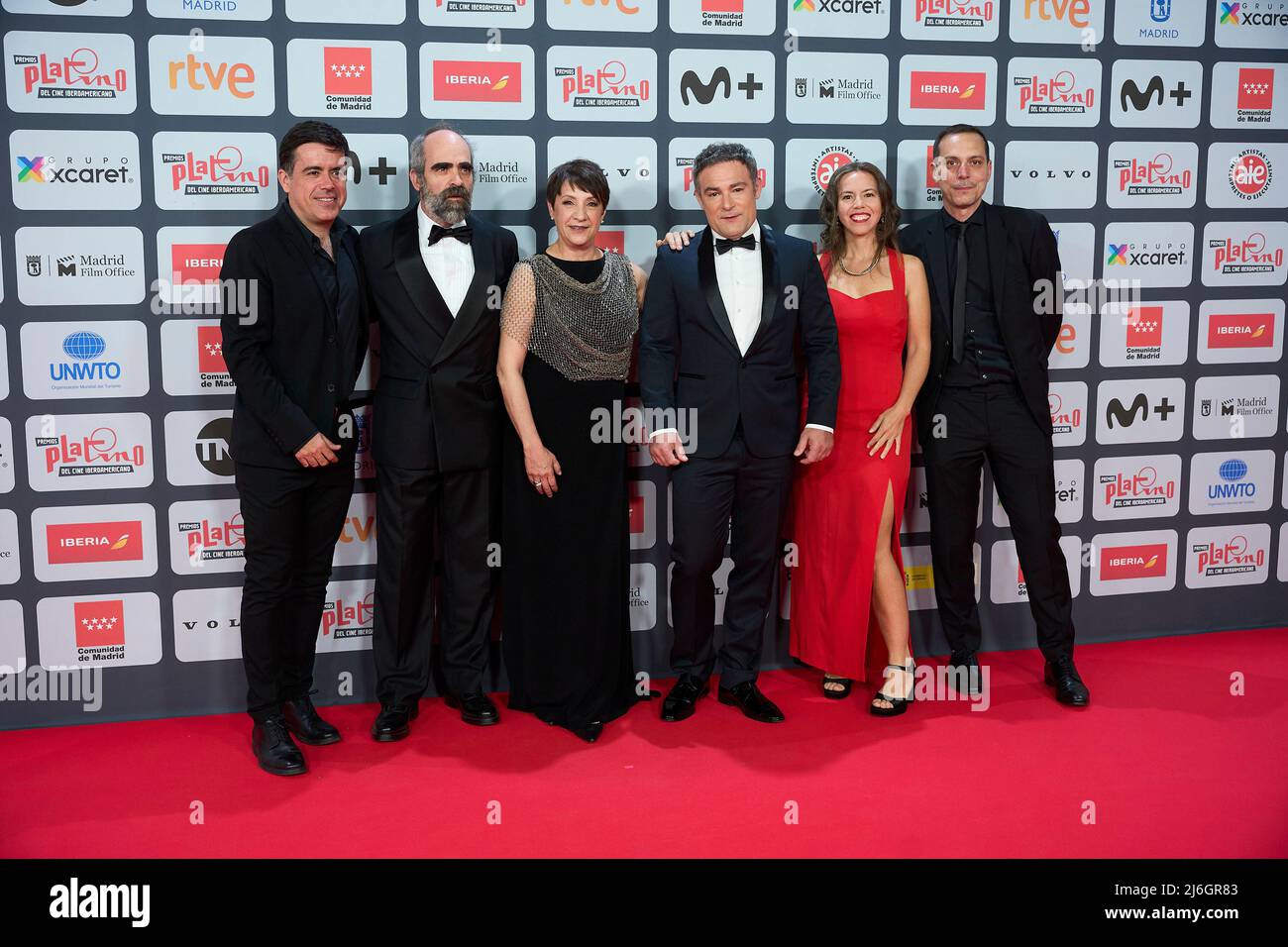 1. Mai 2022, Madrid, Madrid, Spanien: Koldo Zuazua, Guadalupe Balaguer, Guillermo Sempere, Juan Moreno, Blanca Portillo, Luis Tosar nehmen am 1. Mai 2022 in Madrid, Spanien, an den Platino Awards 2022 - Red Carpet im Palacio Municipal de Congresos Teil (Bildquelle: © Jack Abuin/ZUMA Press Wire) Stockfoto