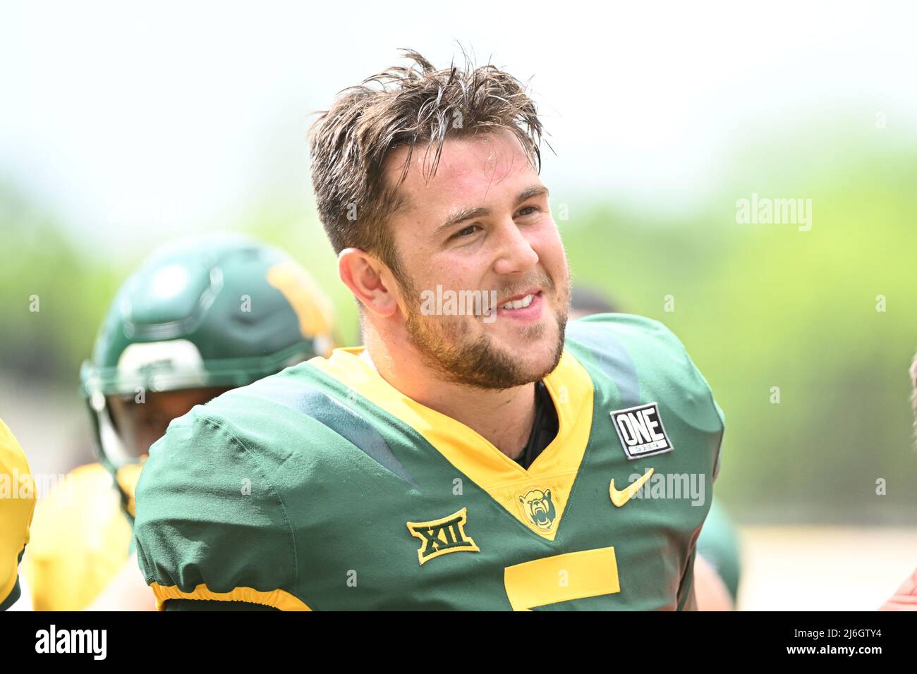 April 23 2022: Baylor trägt den Linienbucher Dillon Doyle (5) vor dem NCAA Spring Scrimmage Football-Spiel im McLane Stadium in Waco, Texas. Matthew Lynch/CSM Stockfoto