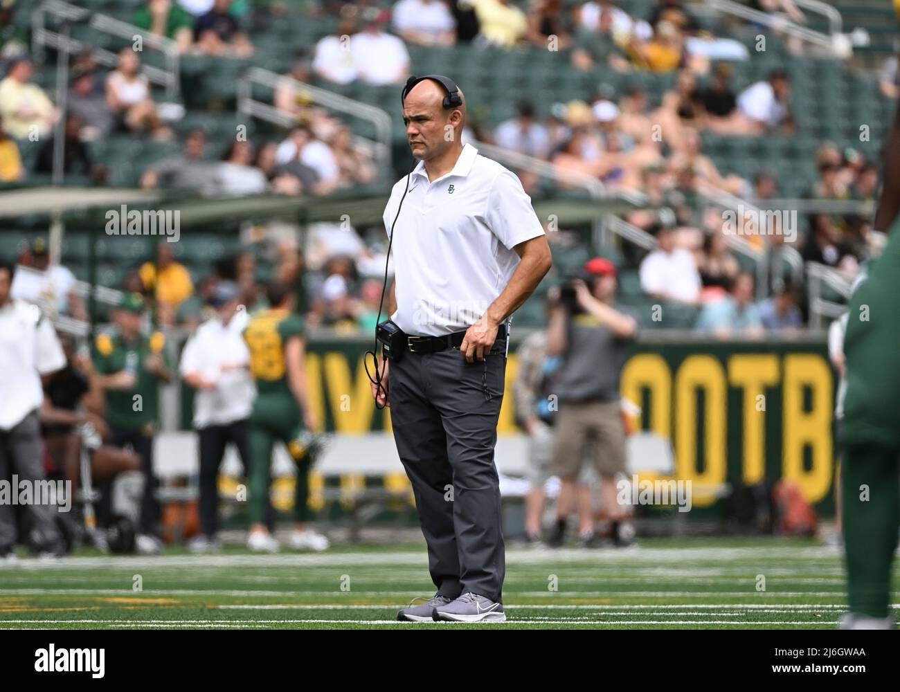 April 23 2022: Baylor trägt Cheftrainer Dave Aranda während des NCAA Spring Scrimmage Football-Spiels im McLane Stadium in Waco, Texas. Matthew Lynch/CSM Stockfoto