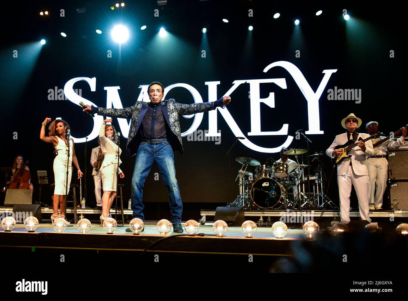 Indio, Kalifornien, 1. Mai 2022 - Smokey Robinson auf der Bühne beim Stagecoach Country Music Festival. Kredit: Ken Howard/Alamy Live Nachrichten Stockfoto