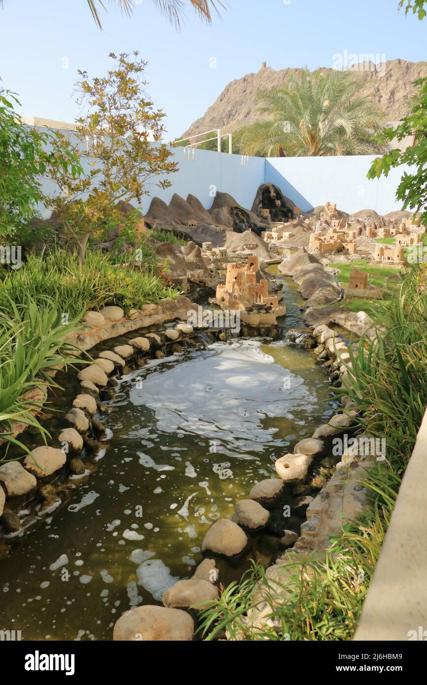 März 15 2022 - Maskat, Oman, Naher Osten: Miniatur-Szene des omanischen Dorfes im Bait al Zubair Museum Stockfoto