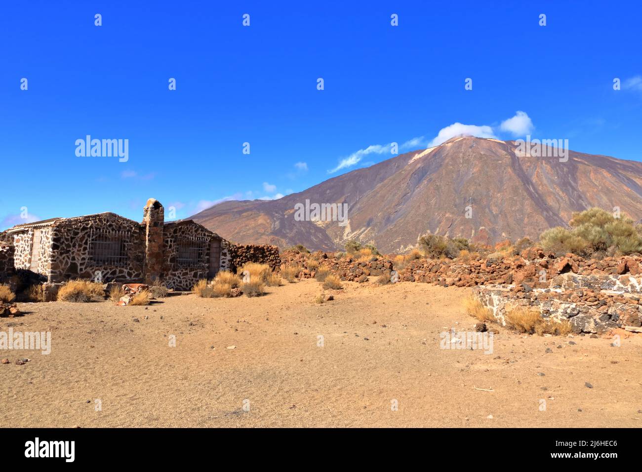 Ehemaliges Sanatorium in den canadas von teneriffa, im Nationalpark teide Vulkan Stockfoto
