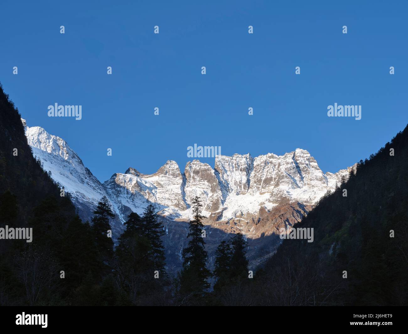 Mount Jiariren-an der meili Schneeberge in der chinesischen provinz yunnan Stockfoto