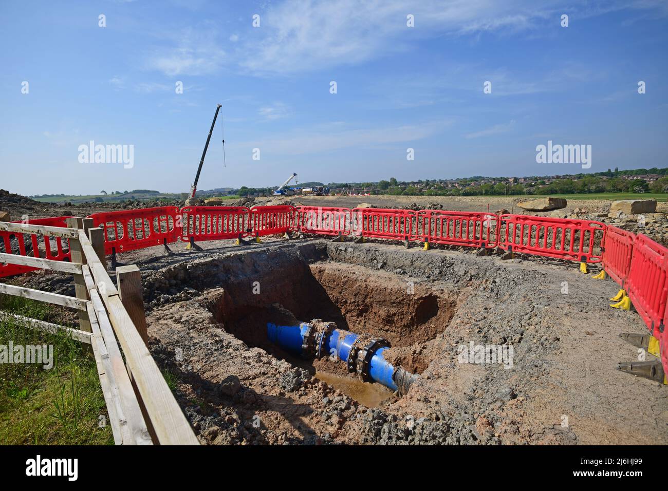 Riesiger Abfluss auf der Baustelle der neuen Ost-leeds-Orbitalstraße großbritannien Stockfoto