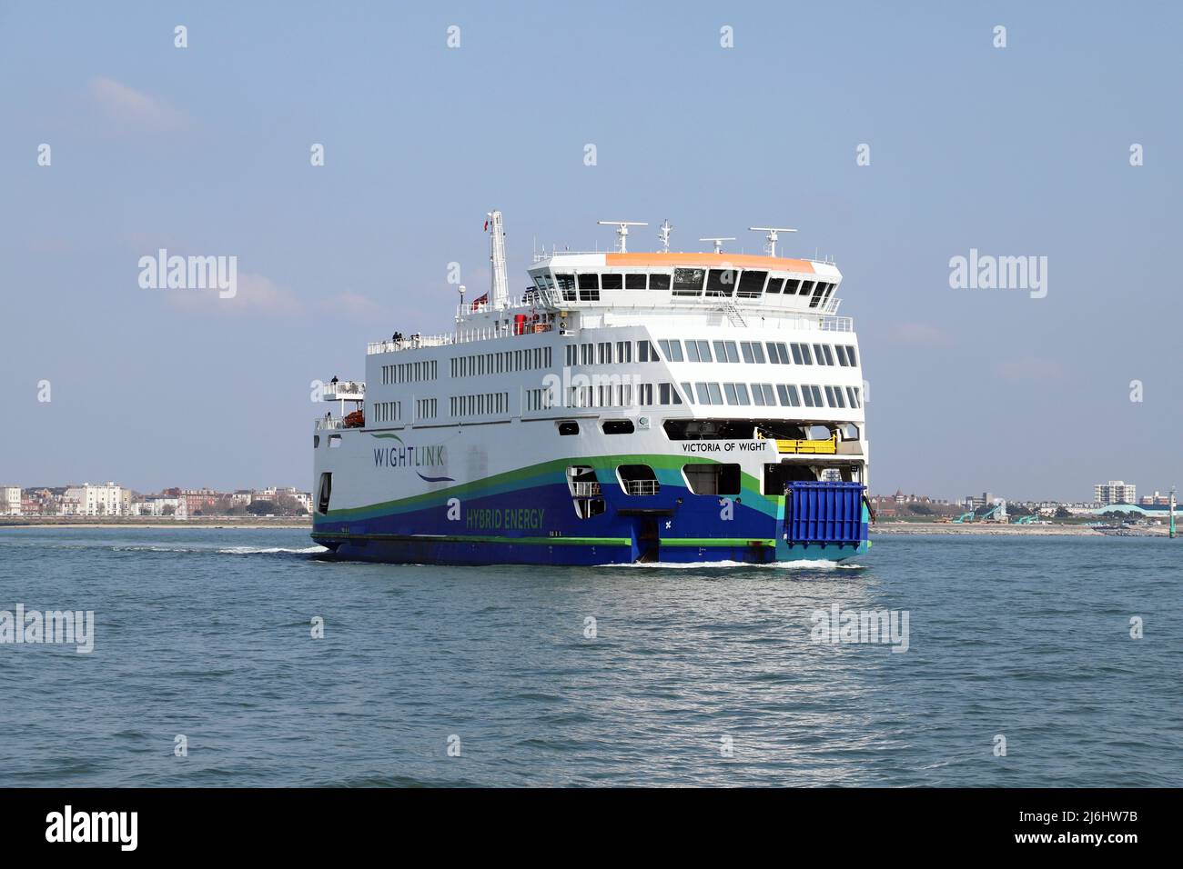 Victoria of Wight, eine Wight Link Fähre auf dem in the Swashway Richtung Fishbourne auf der Isle of Wight Stockfoto