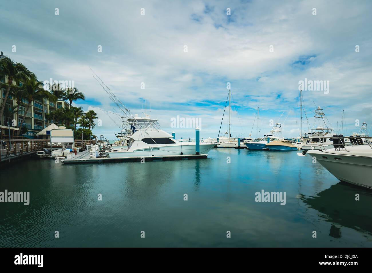 Bootshafen auf dem blauen Wasser in Key West, Florida Stockfoto