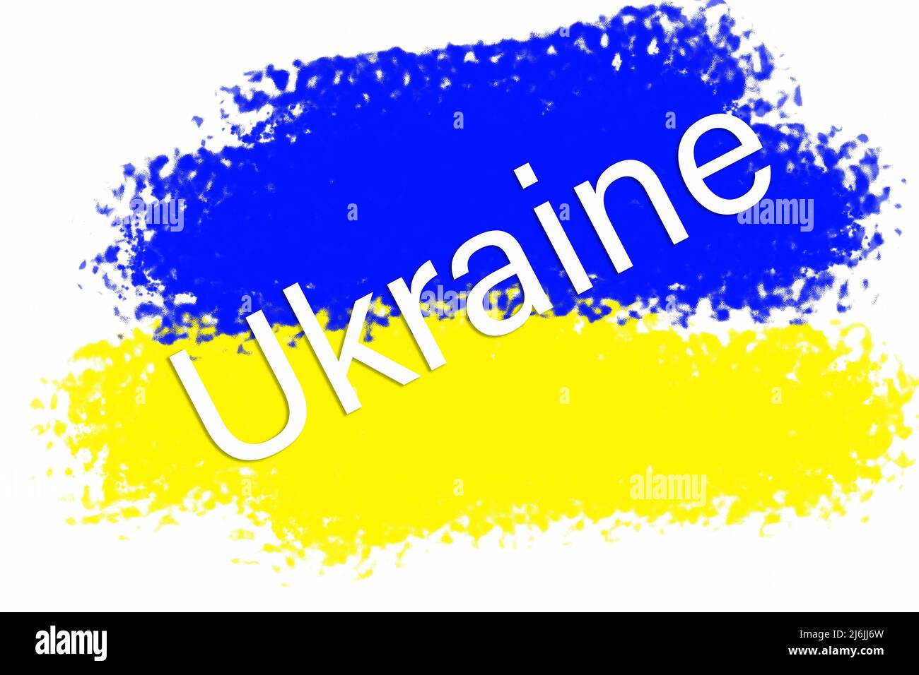 Flagge der Ukraine mit einem friedlichen blauen Himmel mit weißen Wolken und einem gesät Feld. Russlands militärische Aggression gegen die Ukraine. Krieg, kein Krieg in der Ukraine Stockfoto