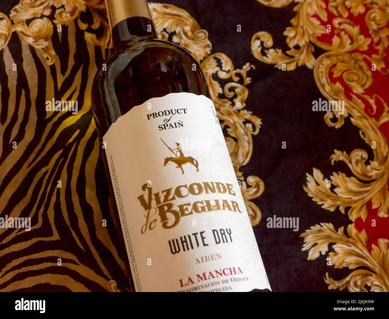 Trockener Weißwein Vizconde De Begijar. 2018 Stockfoto