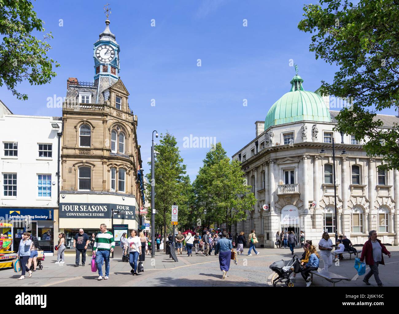 Stadtzentrum von Doncaster und Einkaufsbummel auf der High Street und dem St. Grabegrab Gate im Stadtzentrum von Doncaster South Yorkshire England GB Europa Stockfoto