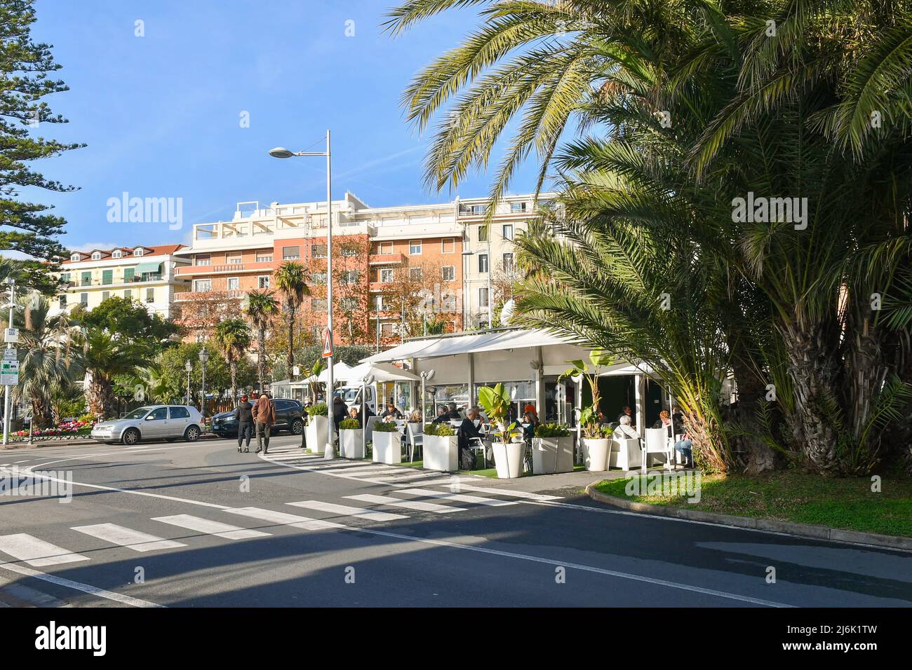 Sanremo cafe Fotos und Bildmaterial in hoher Auflösung Alamy