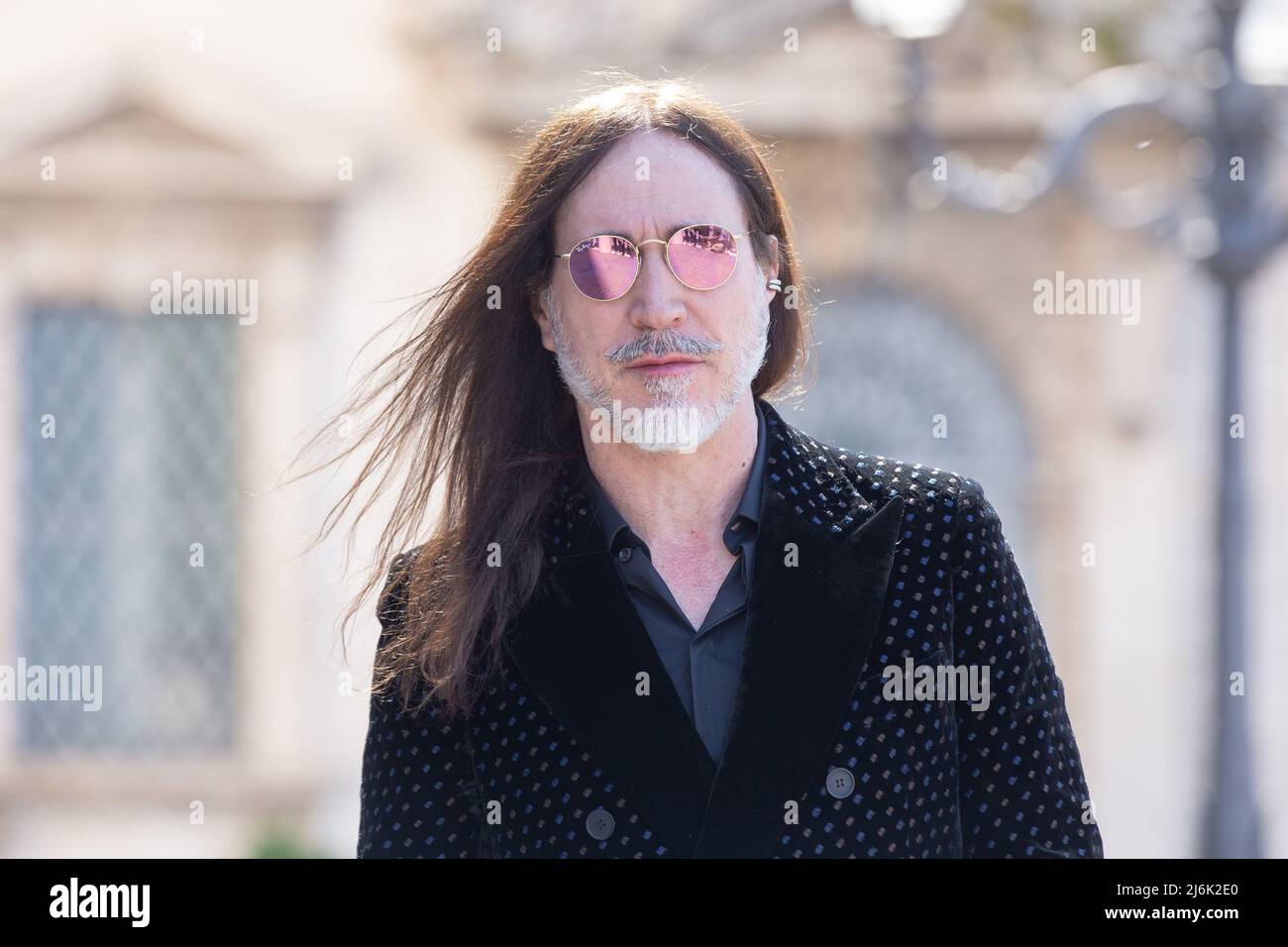 Manuel Agnelli vor dem Eingang zum Quirinal-Palast in Rom zur Verleihung der Nominierungen für den David di Donatello 2022-Preis (Foto: Matteo Nardone / Pacific Press) Stockfoto