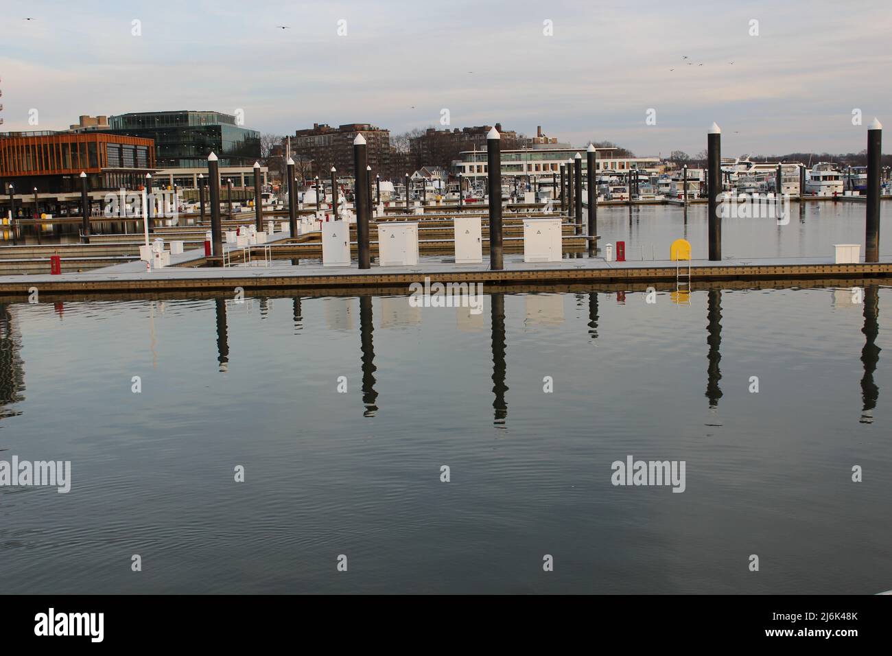 Beruhigen Sie die Wharf Boote Washington DC Waterfront Pier.JPG Stockfoto