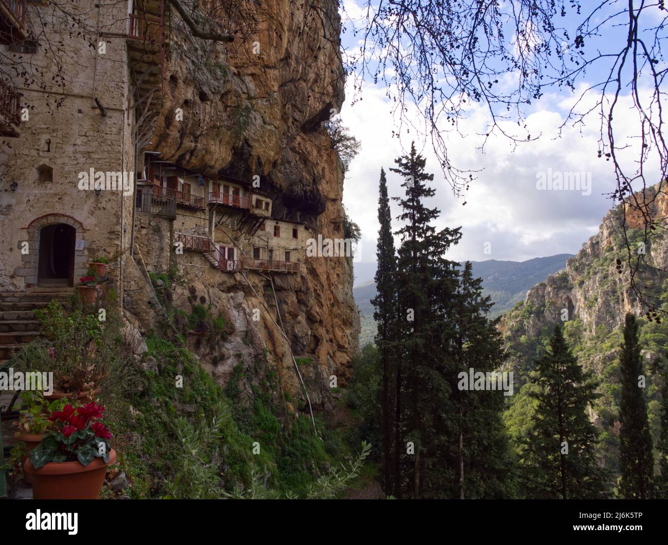 Blick auf das griechische Kloster in der Nähe von Dimitsana, Peloponnes, Griechenland Stockfoto