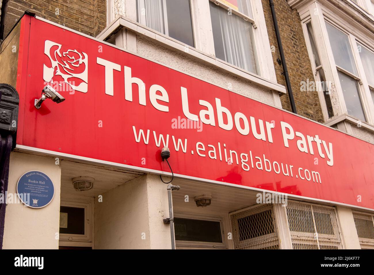 London - April 2022: Das lokale Büro der Labour Party in Aktion, Ealing West London Stockfoto