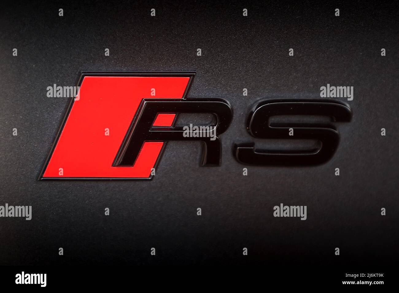 RS-Logo auf einem Audi-Fahrzeug Stockfoto
