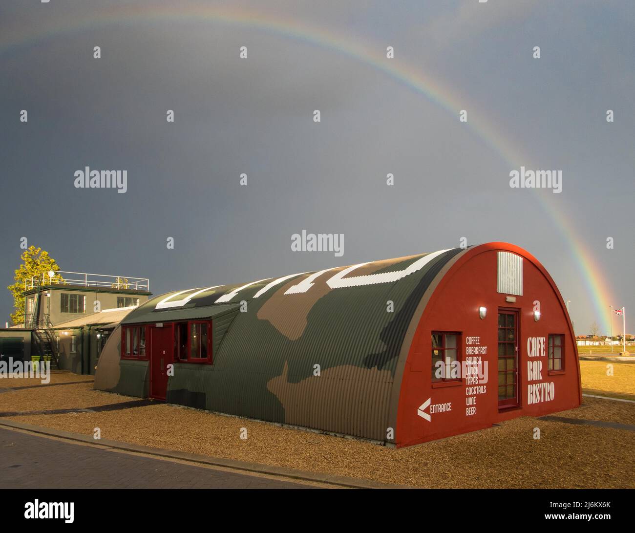 Rainbow Over Historic Watch Office, Alconbury Weald, Cambridge Stockfoto