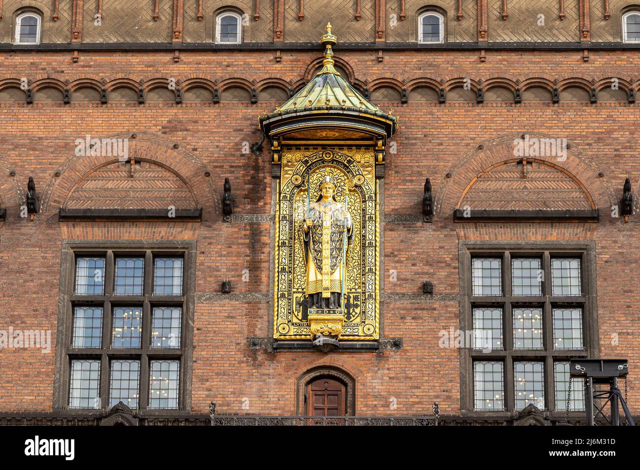 Schöne Luftaufnahme der dänischen Stadt Kopenhagen, der Hauptstadt von Dänemark, und es ist beeindruckende historische Architektur und Wolkenkratzer Stockfoto