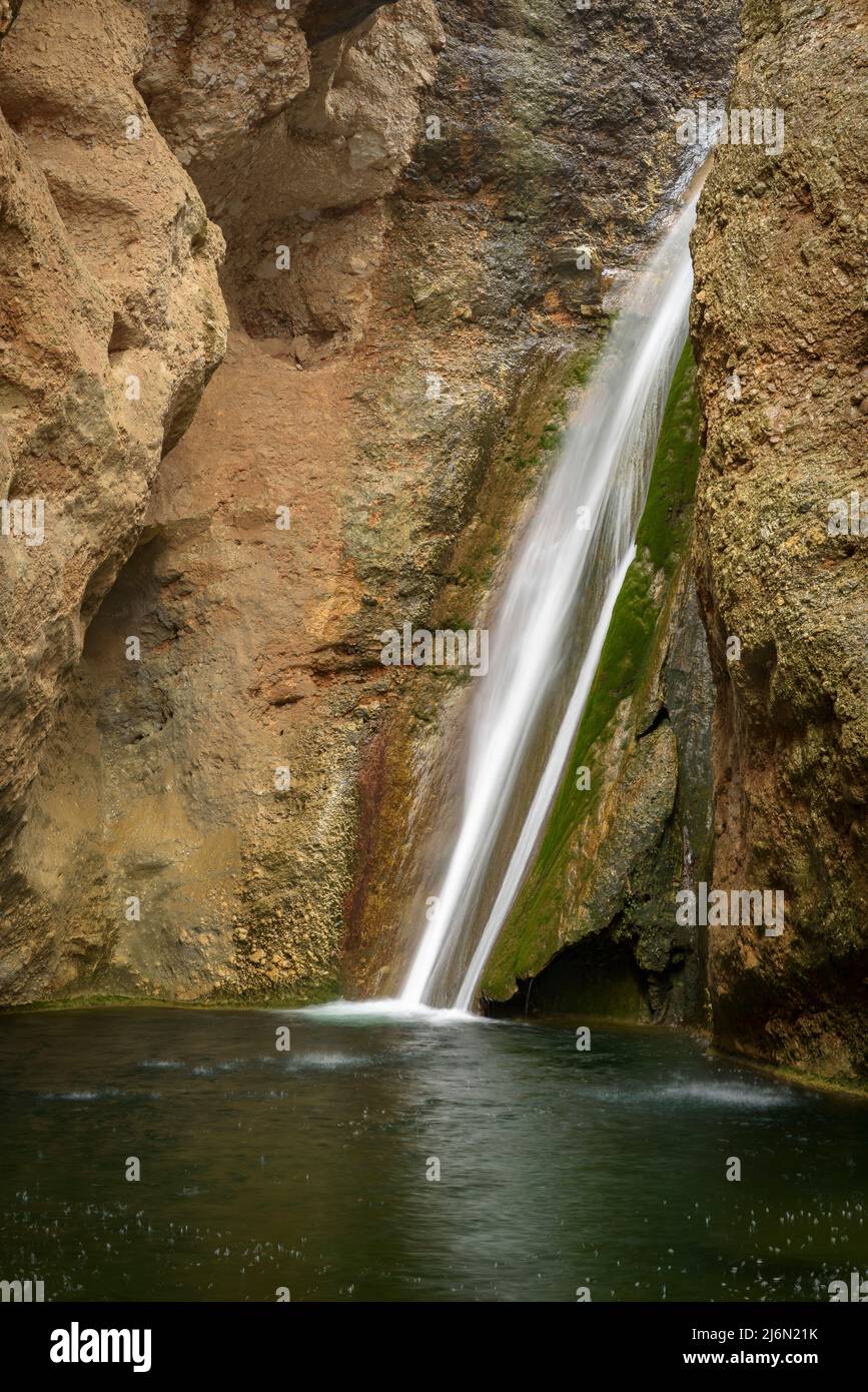 El Ventador, im Naturpark Els Ports, an einem regnerischen Tag (Terra Alta, Tarragona, Katalonien, Spanien) vor allem: El Ventador, en el Parque Natural dels Ports Stockfoto