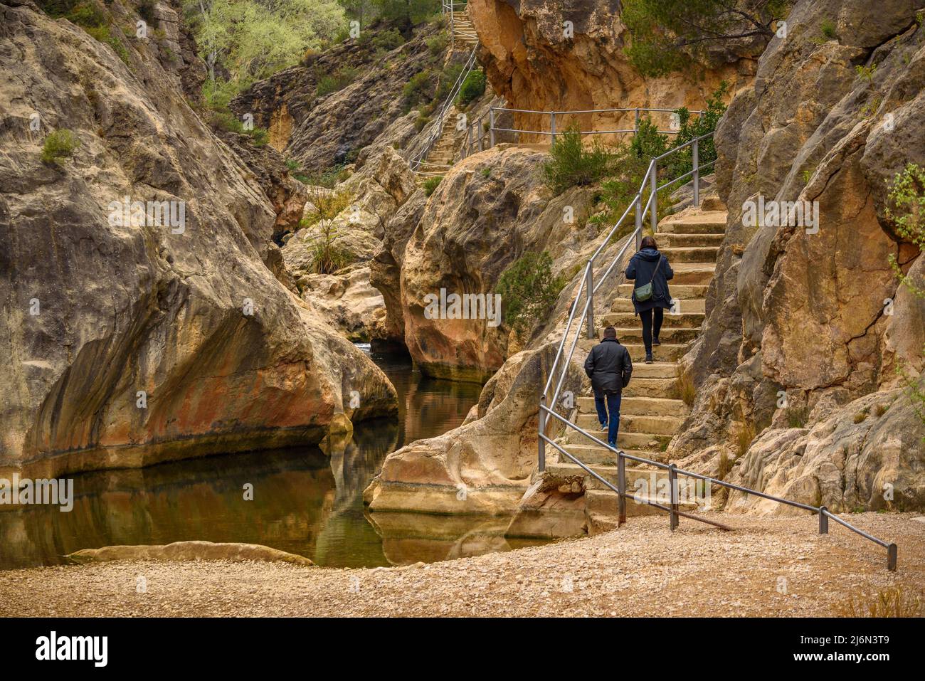Estret de la Fontcalda-Schlucht und der Canaletes-Fluss (Terra Alta, Tarragona, Katalonien, Spanien) ESP: Desfiladero de la Fontcalda y Río Canaletes Stockfoto