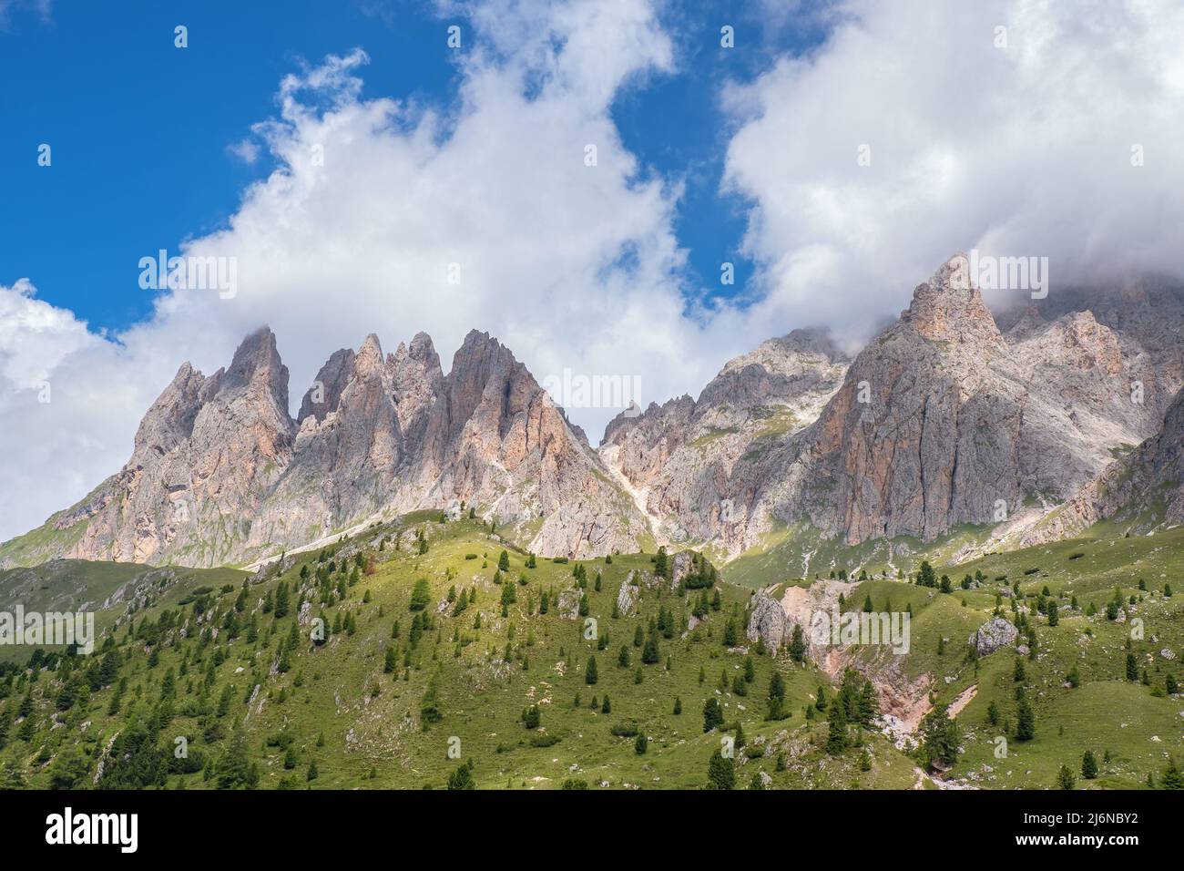 Berge im Naturpark Puez-geisler in den dolomiten Stockfoto