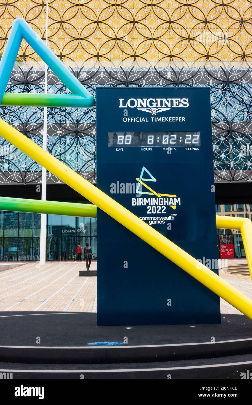 Longines Countdown-Uhr für die Birminham Commonwealth Games 2022 auf dem Centenary Square, Birminham, West Midlands, England Stockfoto