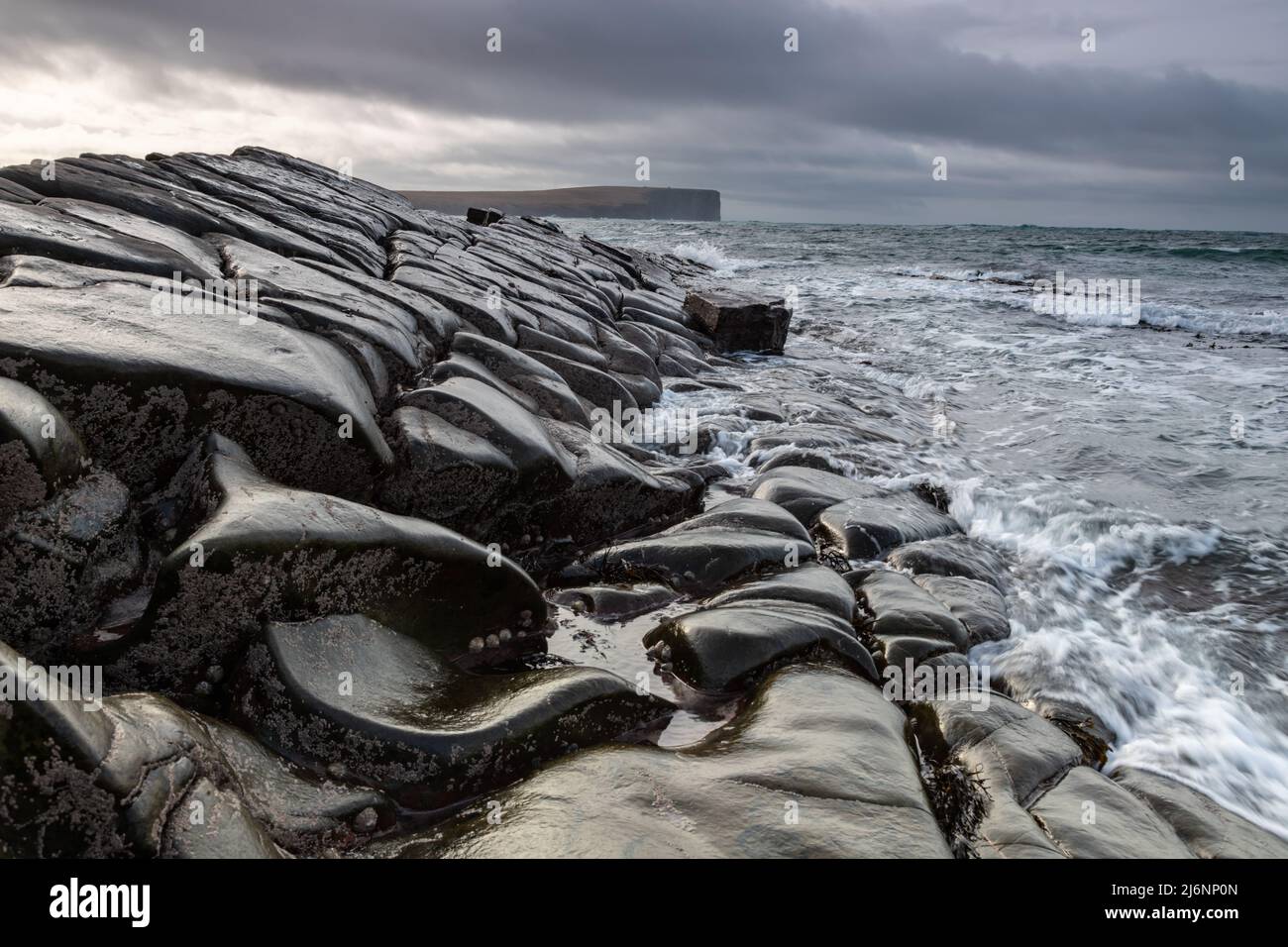 Geologisches Merkmal, Bucht von Birsay, Orkney, Großbritannien, 2022 Stockfoto