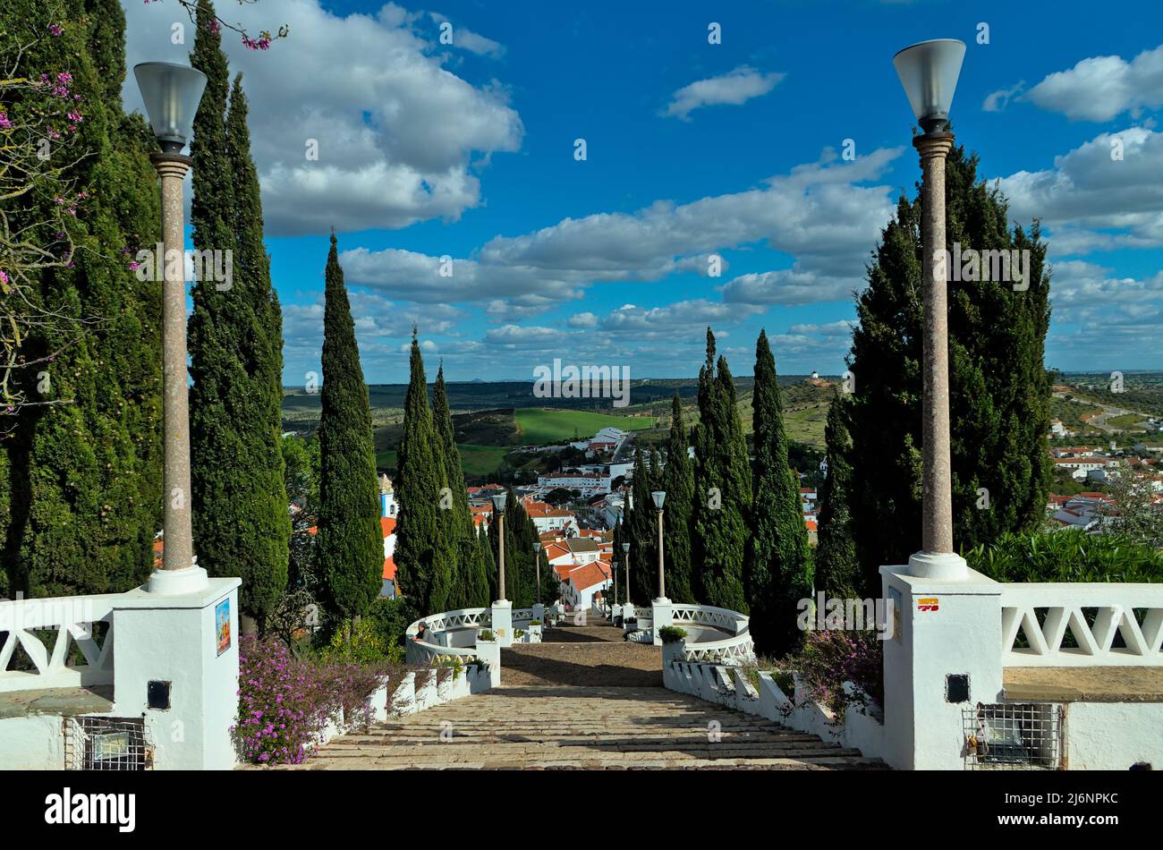 Treppenansicht von der Burg nach Aljustrel in Alentejo, Portugal Stockfoto