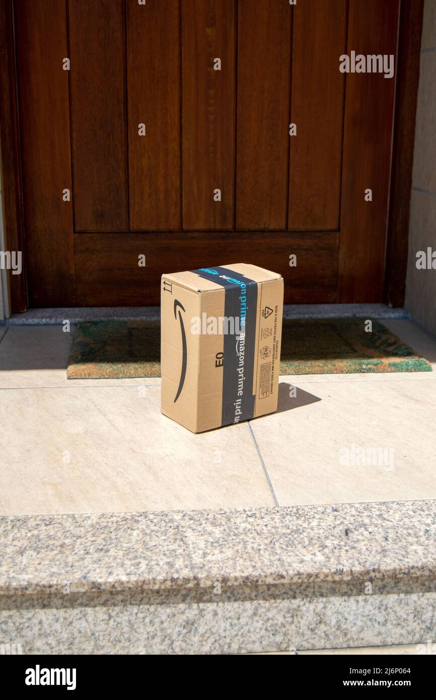 Amazon paket geliefert Fotos und Bildmaterial in hoher Auflösung Alamy