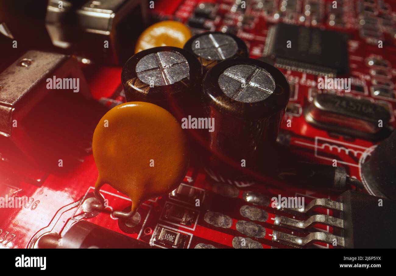 Leiterplatte mit elektronischen Komponenten. Stockfoto