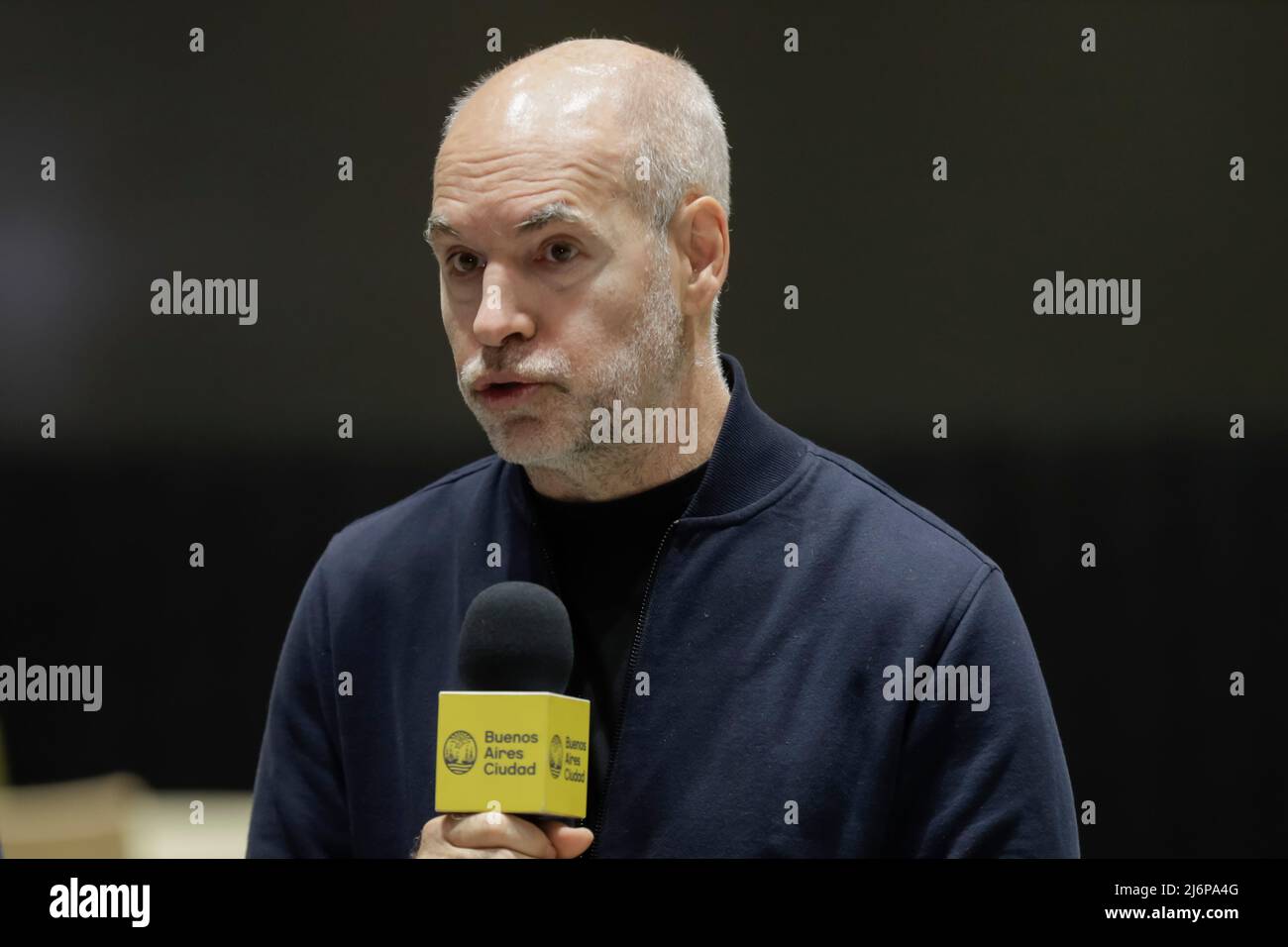 Buenos Aires, Argentinien, 3.. Mai 2022. Der Regierungschef Horacio Rodríguez Larreta gab Einzelheiten über die Arbeitspraktiken, die in diesem Jahr in öffentlichen und privaten Bildungseinrichtungen für Studenten begonnen haben, die im letzten Jahr der Highschool sind. (Bild: Esteban Osorio/Alamy Live News) Stockfoto