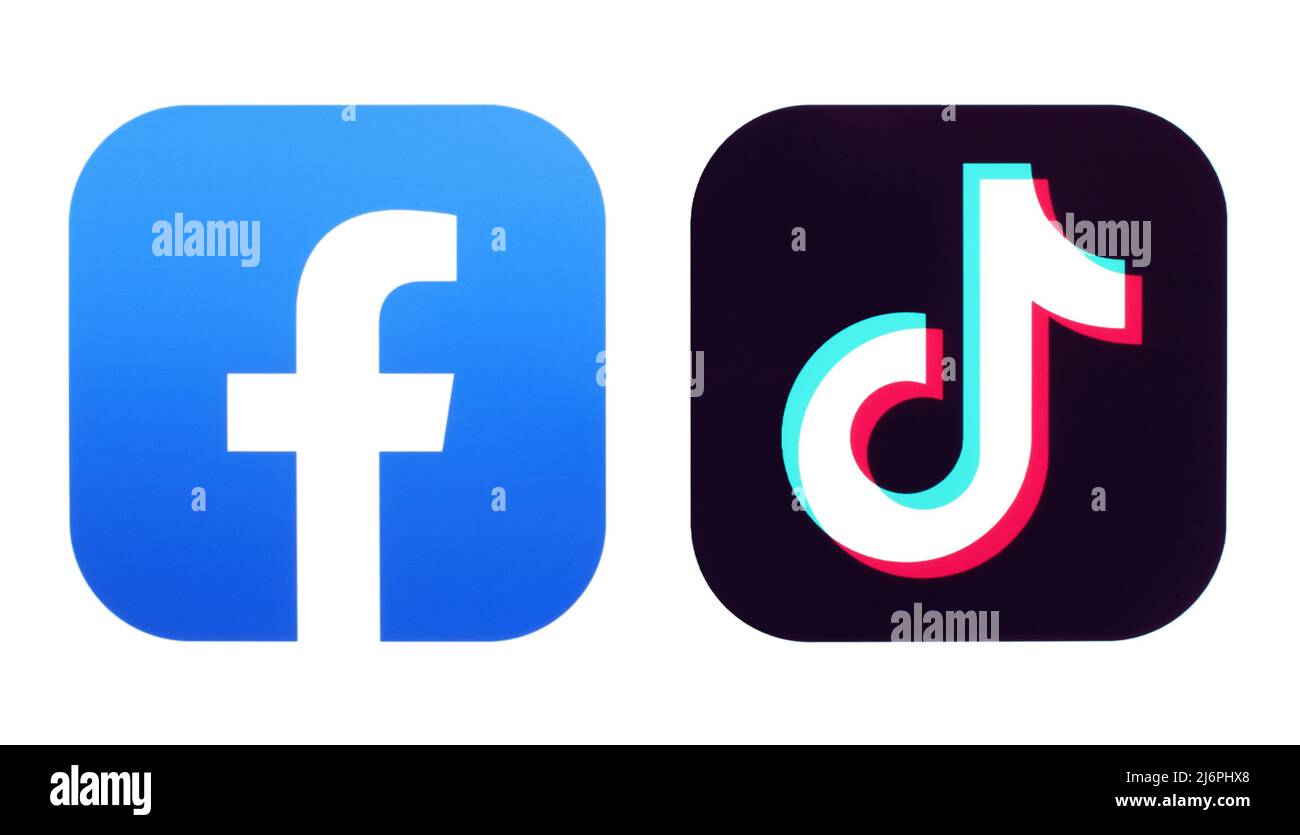 Kiew, Ukraine - 08. Februar 2022: Ikonen-Set von beliebten Social-Media-mobilen Diensten, wie: Facebook und TikTok, gedruckt auf weißem Papier Stockfoto