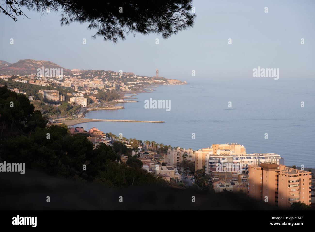 Pedregalejo, Malaga, Blick vom Gibralfaro-Hügel. Stockfoto
