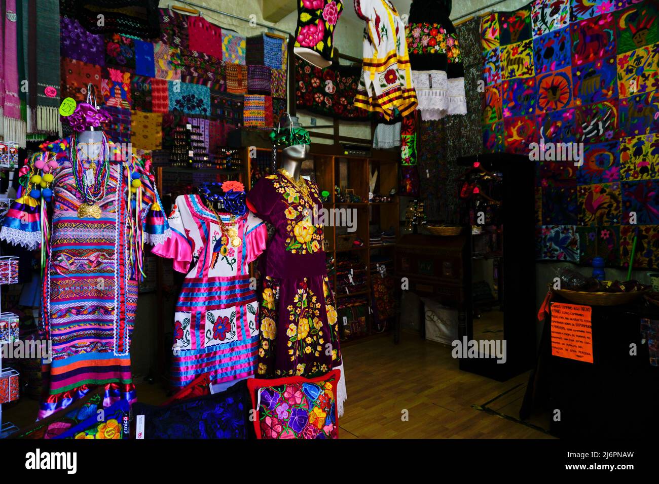 Ethnico-Shop für handgemachte Waren, Oaxaca-Stadt, Oaxaca-Stadt, Mexiko Stockfoto
