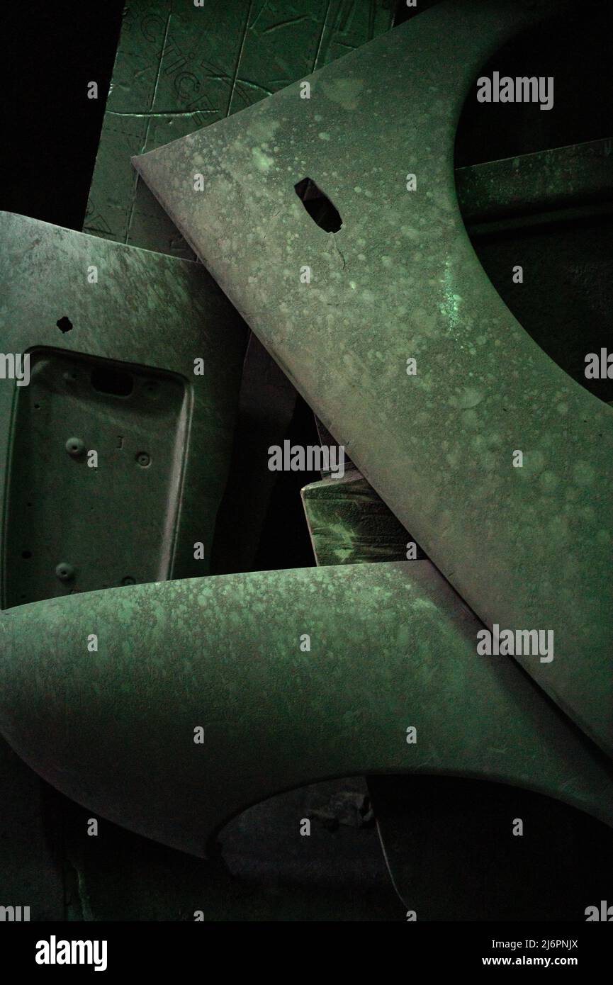 Stapel von Altmetall-Autotafeln Stockfoto