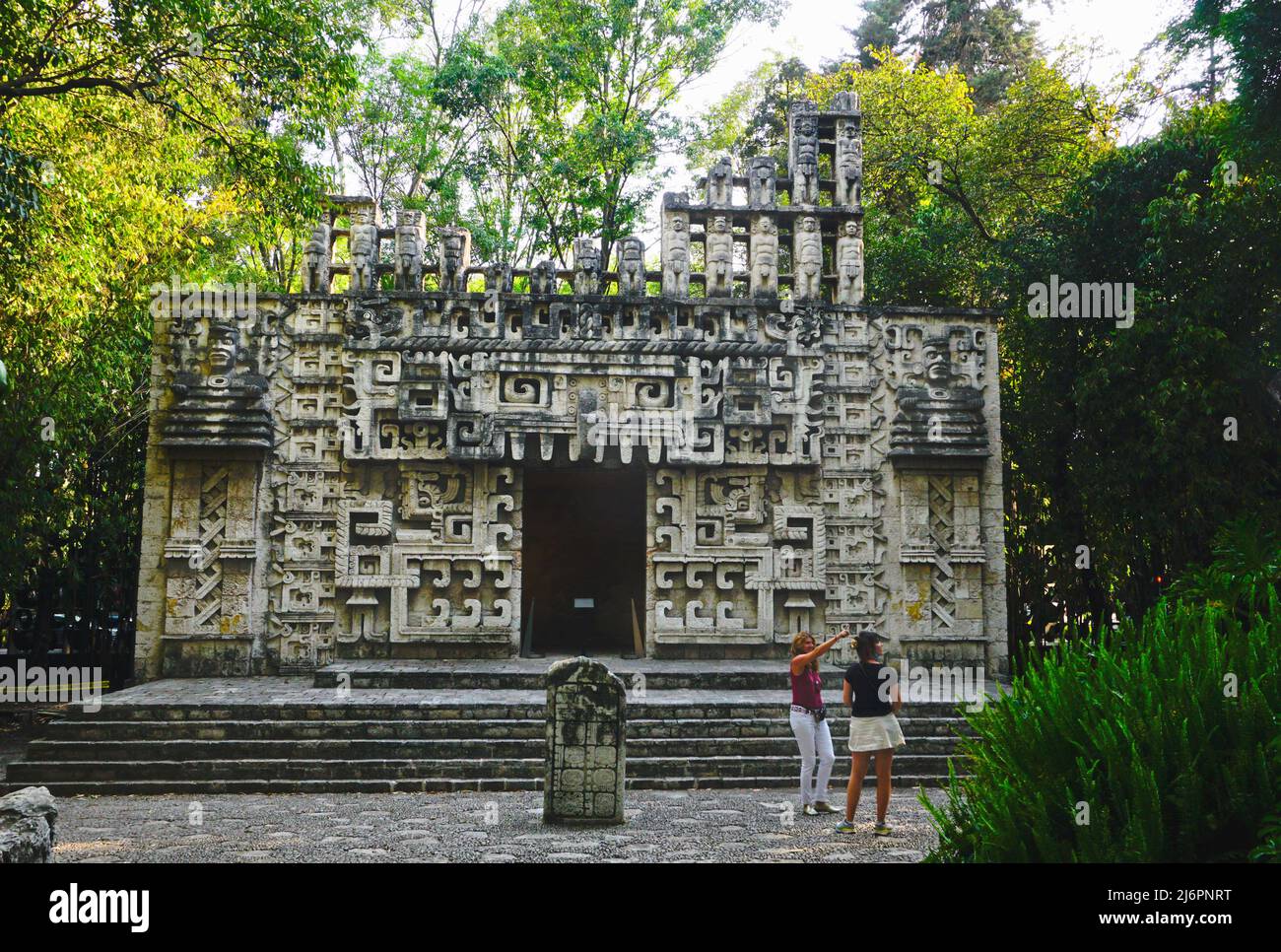 Templo de Chac, Puuc-Tempel von Hochob, Nationales Anthropologisches Museum, Chapultepec Park, Mexiko-Stadt, Mexiko Stockfoto