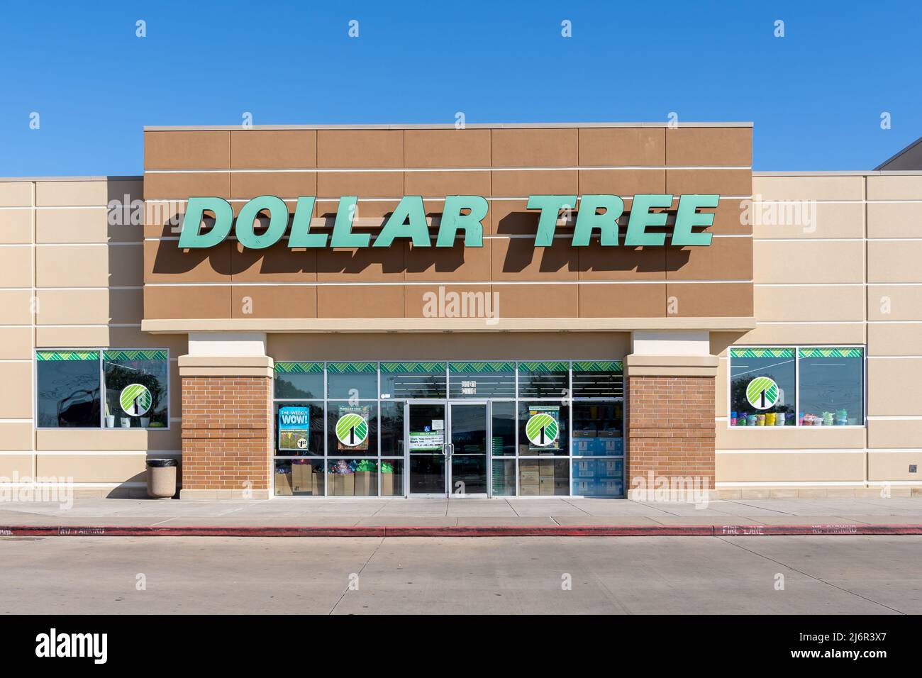 Houston, Texas, USA - 13. März 2022: Ein Dollar Tree-Geschäft in Houston, Texas, USA am 13. März 2022. Stockfoto