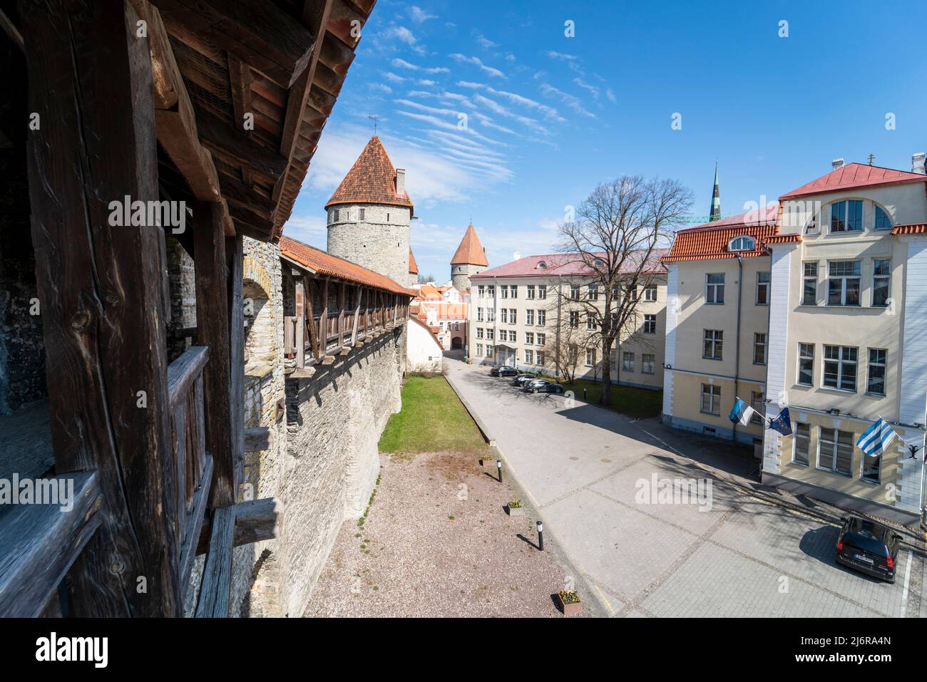 Die Altstadt von Tallinn ist eine der am besten erhaltenen mittelalterlichen Städte Europas und gehört zum UNESCO-Weltkulturerbe. Stockfoto