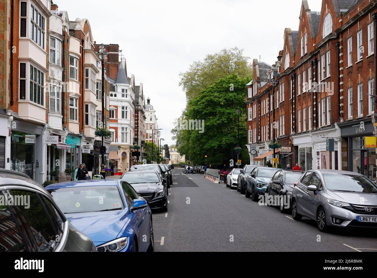 Blick auf die Straße der St John's Wood High Street, London Stockfoto