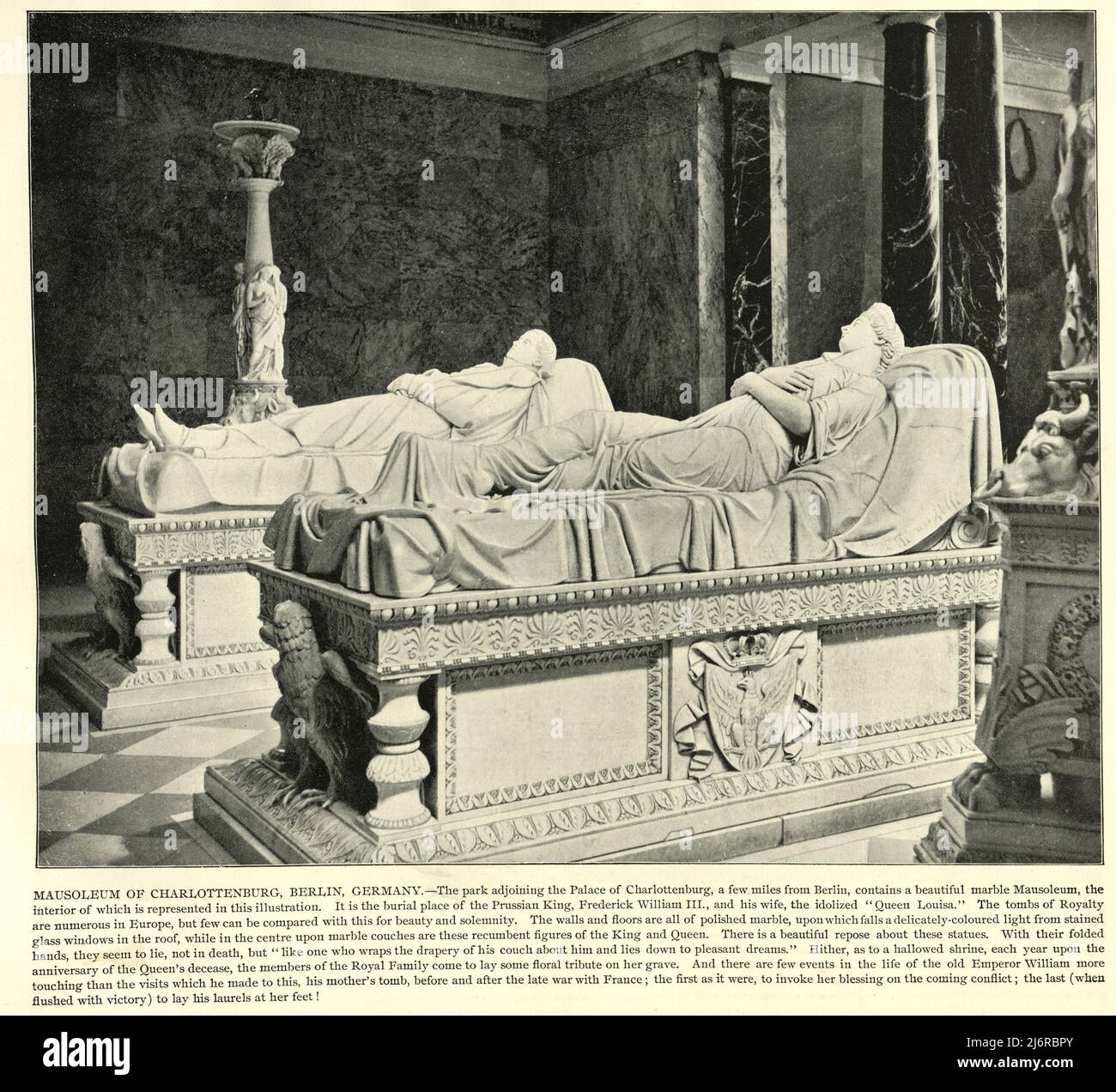 Vintage-Fotografie des Mausoleums von Charlottenburg, Berlin, Deutschland und der Gräber von Friedrich Wilhelm III. Von Preußen und Louise von Mecklenburg-Strelitz Stockfoto