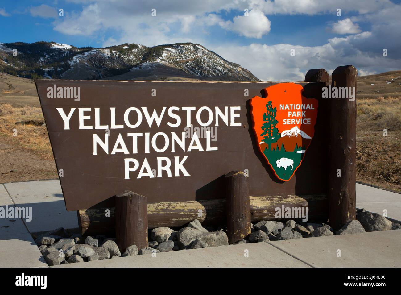 Eintrittsschild am Nordeingang, Yellowstone National Park, Montana Stockfoto