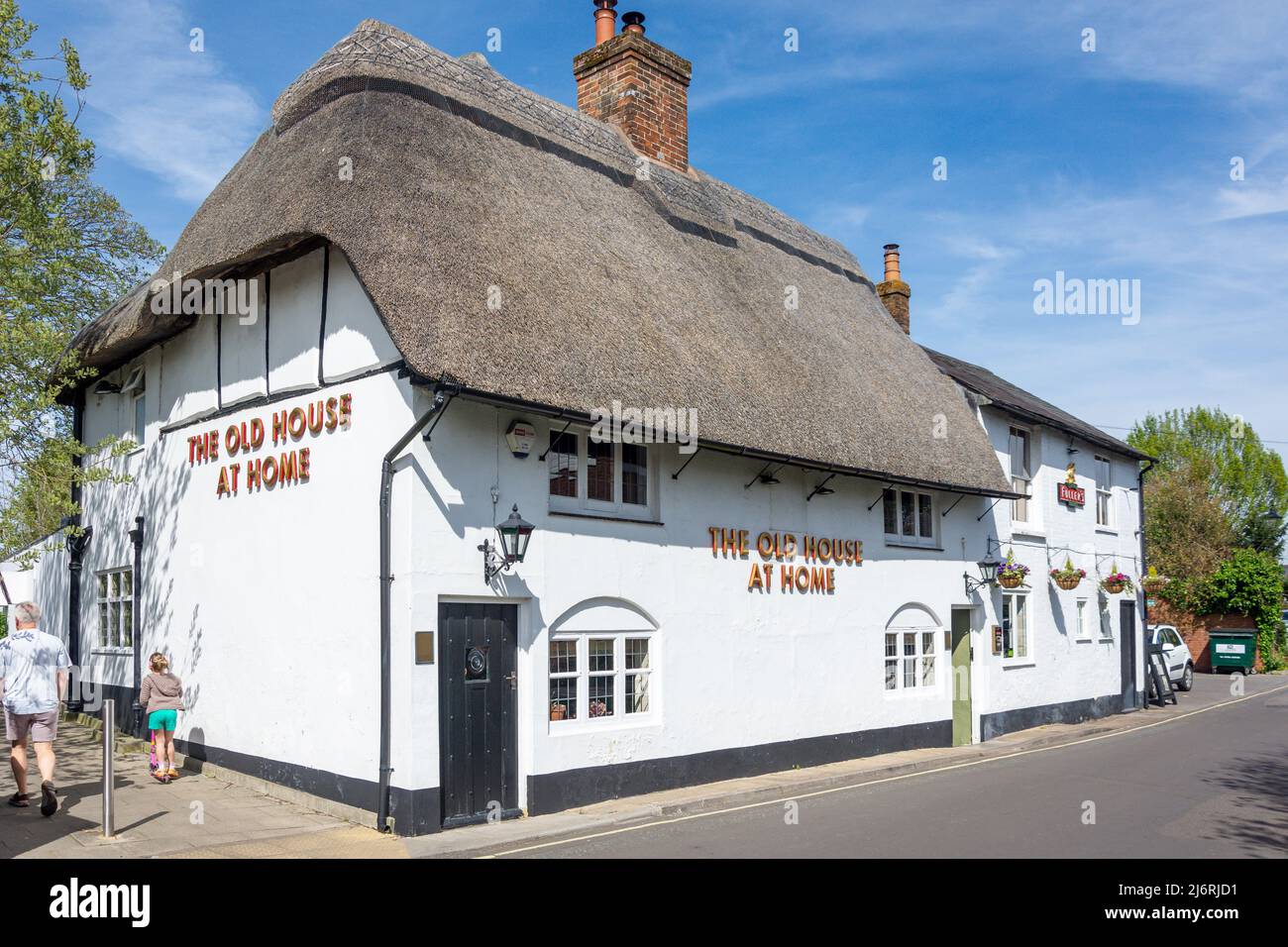 17. Century The Old House at Home Pub, Love Lane, Romsey, Hampshire, England, Vereinigtes Königreich Stockfoto