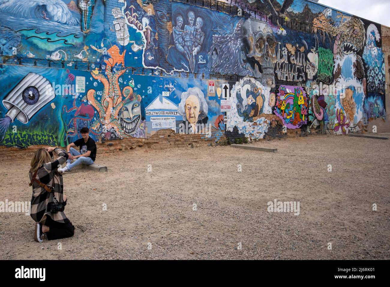 Freak Alley ist ein bemerkenswerter Ort für Wandmalereien, Graffiti und öffentliche Kunst in einer Gasse in der Innenstadt von Boise, Idaho. Das Hotel liegt zwischen der Straße 8. und 9.. Stockfoto